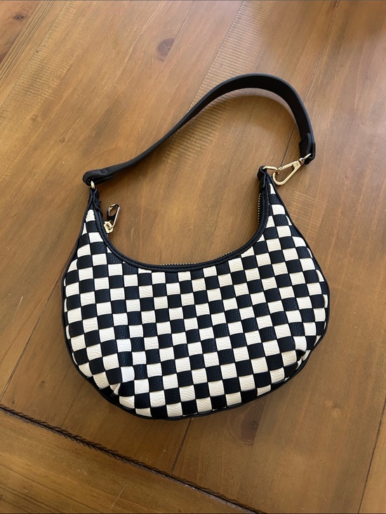 Handbags - Black and White Checkered Crescent Shoulder Bag